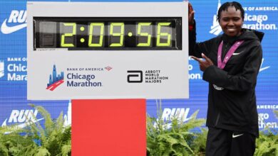 Ruth Chepngetich breaks the women’s world record at the Chicago Marathon