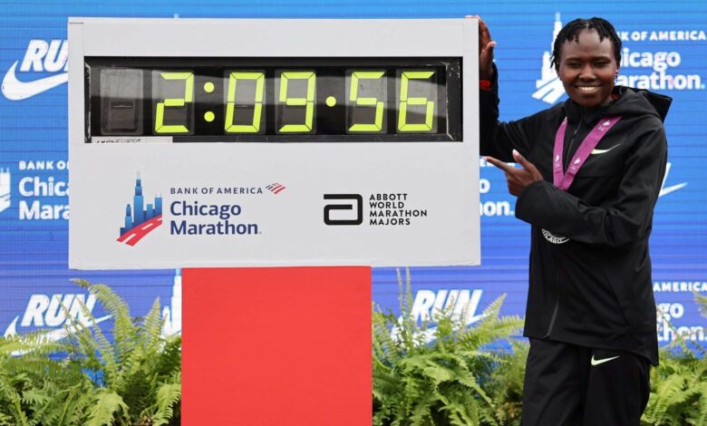 Ruth Chepngetich breaks the women’s world record at the Chicago Marathon