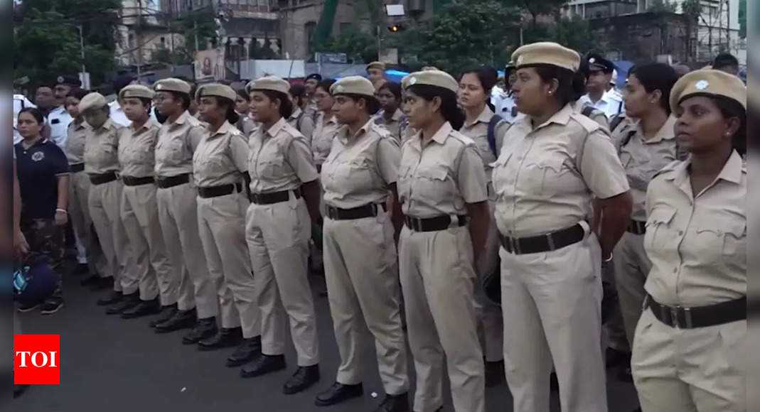 Kolkata Police stops ‘Abhaya Parikrama’ rally of junior doctors at Durga puja pandals | India News – Times of India