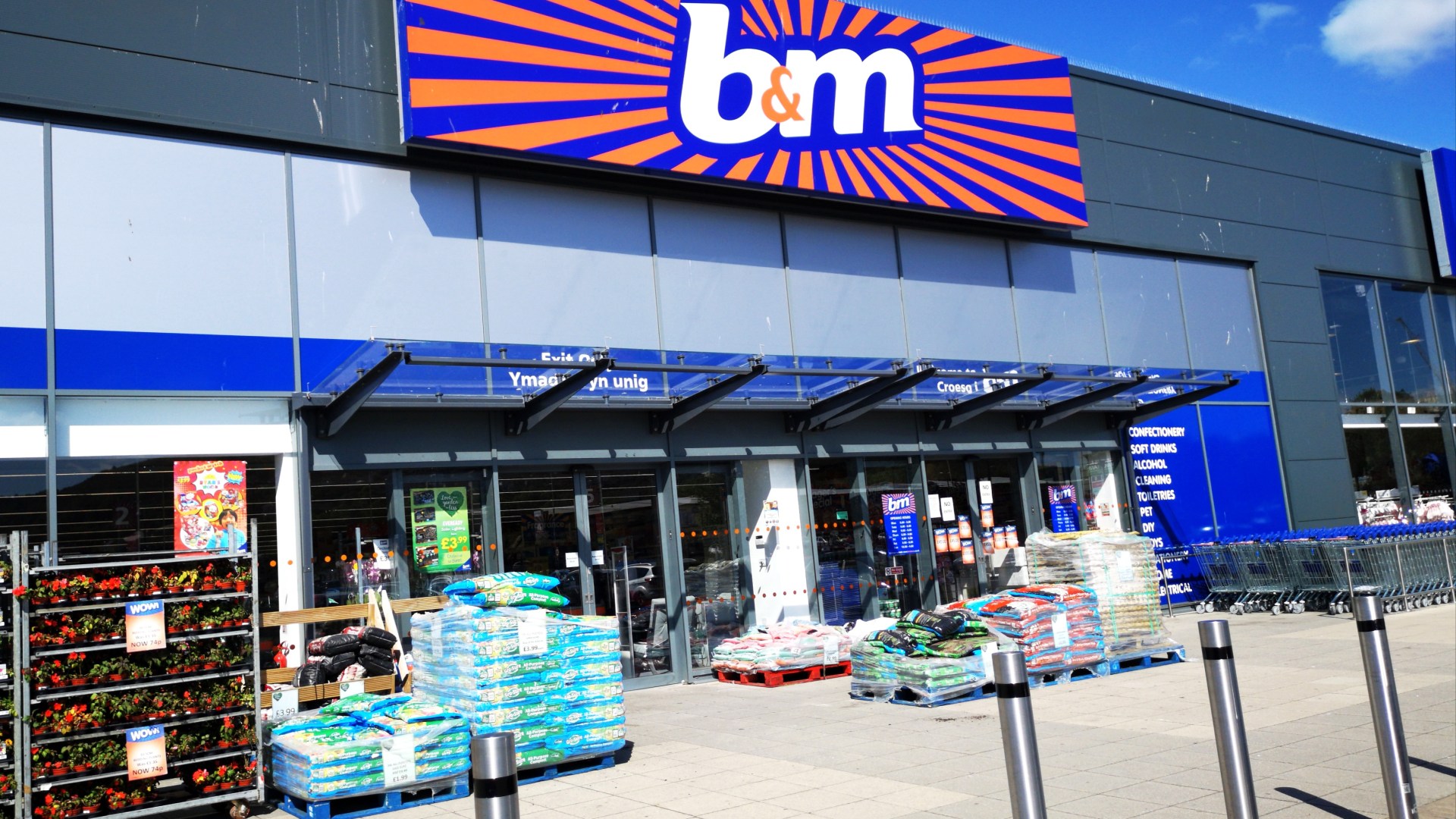 Shoppers are rushing to B&M to pick up great value summer essentials for next year