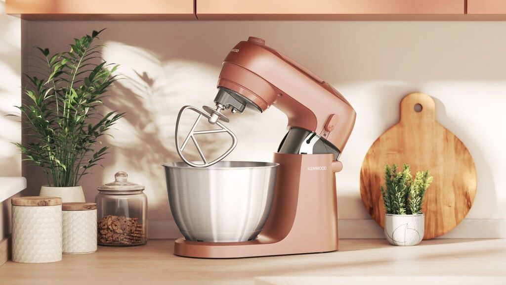 Small kitchen? No problem: with the small stand mixer from Kenwood you can make up to 48 cupcakes and it fits almost anywhere