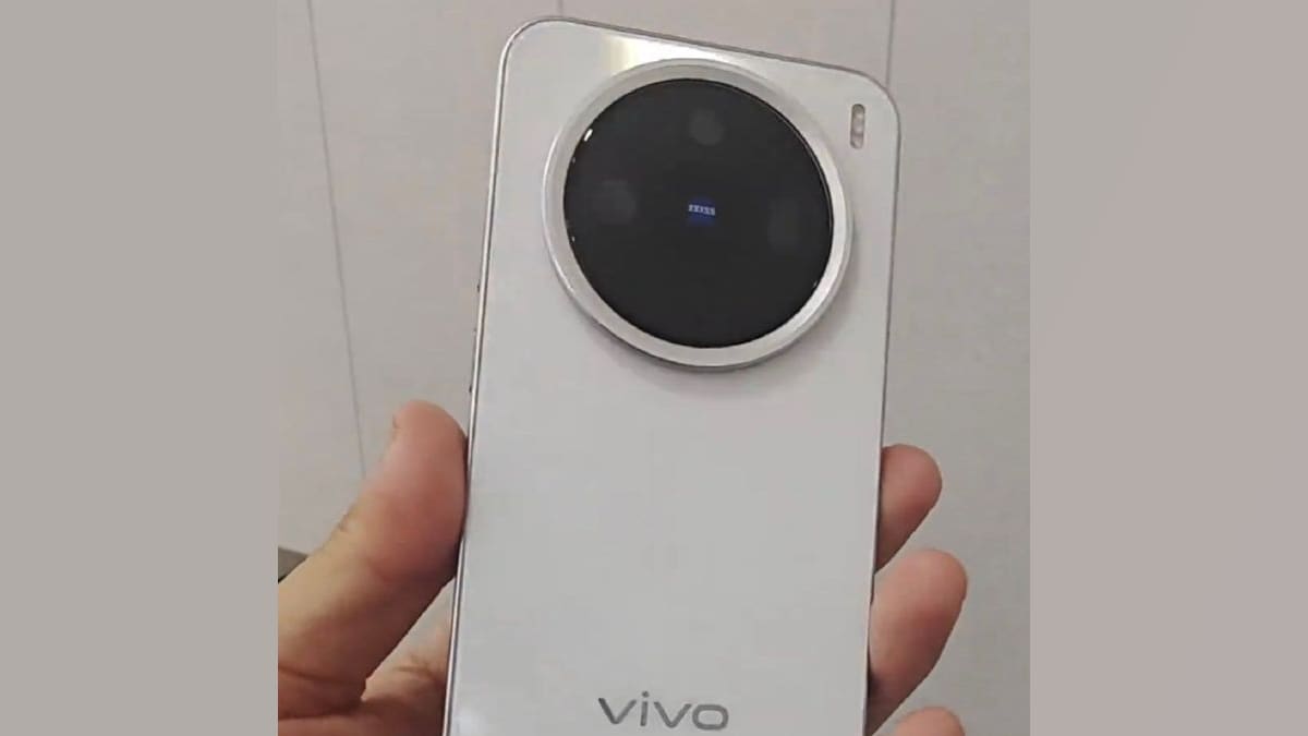 Vivo X200 Series Price Tipped; X200 Pro Mini leaked in hands-on video