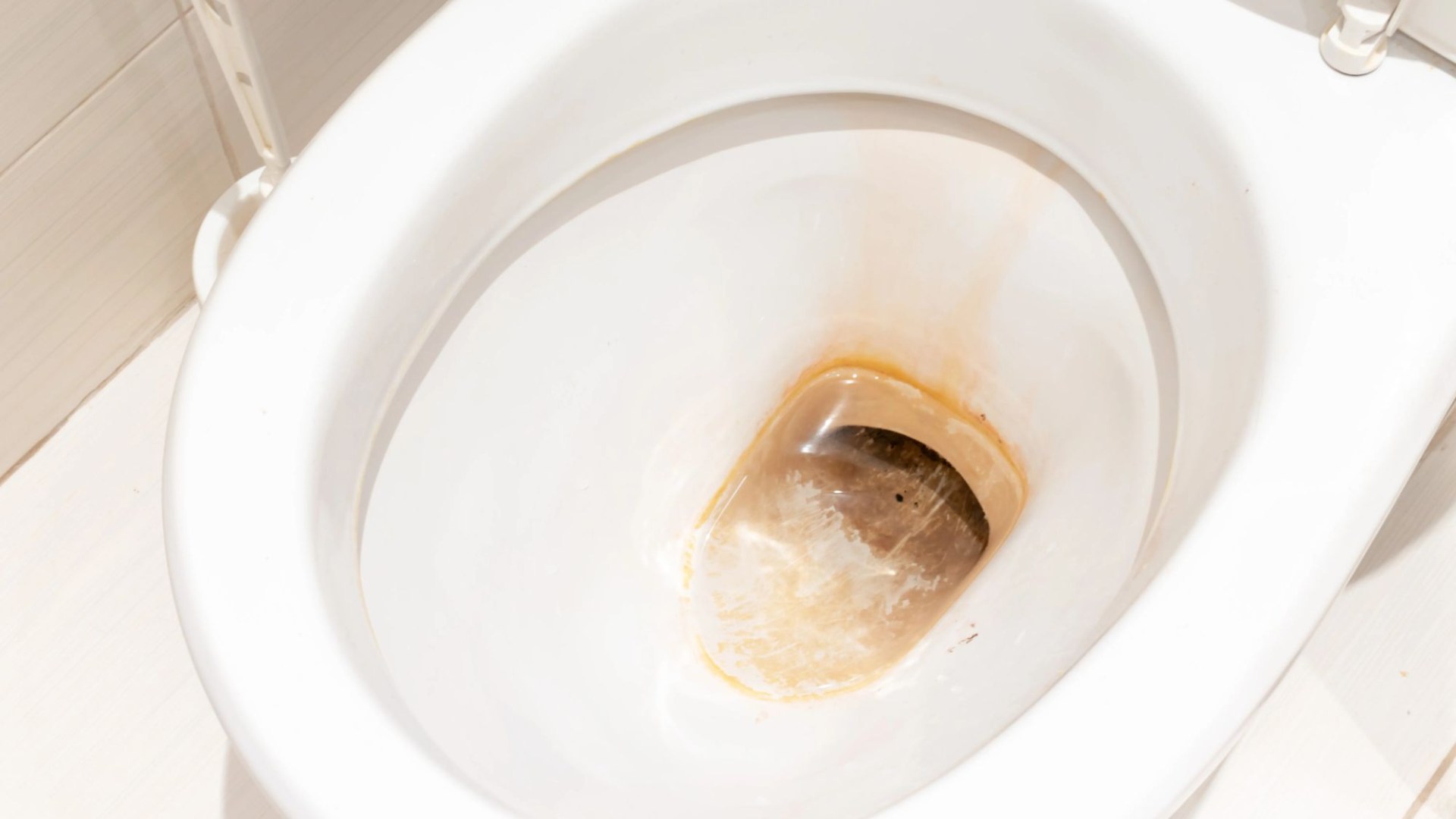 With my £1.65 Asda tip you’ll never have to clean your toilet again: stop the build-up