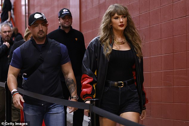 Taylor Swift confirms Kamala Harris’ disapproval after arriving for Travis Kelce and Chiefs’ game against the Bucs