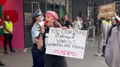 Sad sight at iconic Christmas show in Melbourne after pro-Palestinian supporters undermine a 70-year tradition