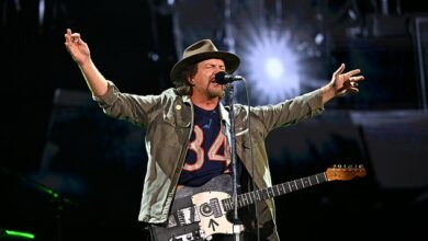 Emotional Pearl Jam frontman Eddie Vedder stops his concert to announce the death of methanol victim Bianca Jones from Melbourne