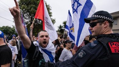 Tension flares at protest outside a Jewish synagogue in Melbourne