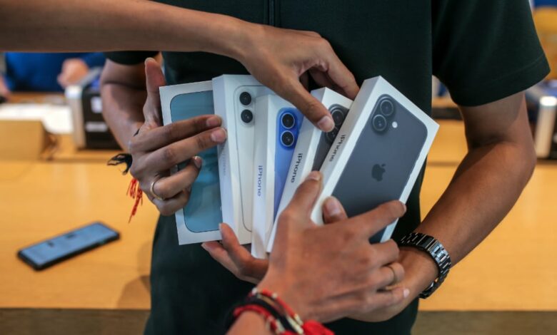 Apple Ships  Billion Worth of iPhone Models from India in Big China Shift