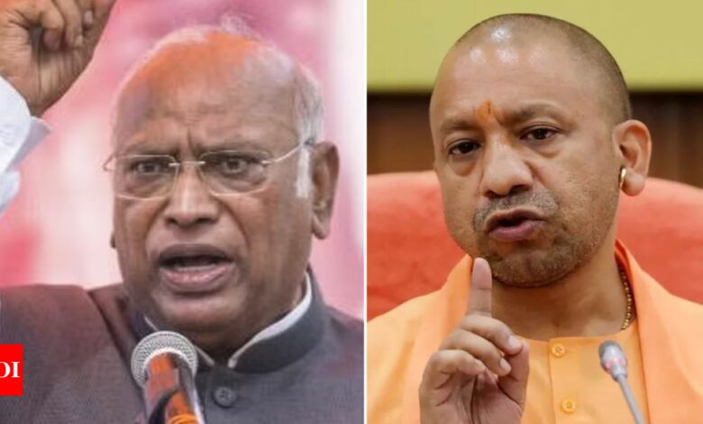 ‘Batenge toh katenge’: Kharge accuses BJP of ‘rotten thoughts’ and conspiracy in Jharkhand | India News – Times of India