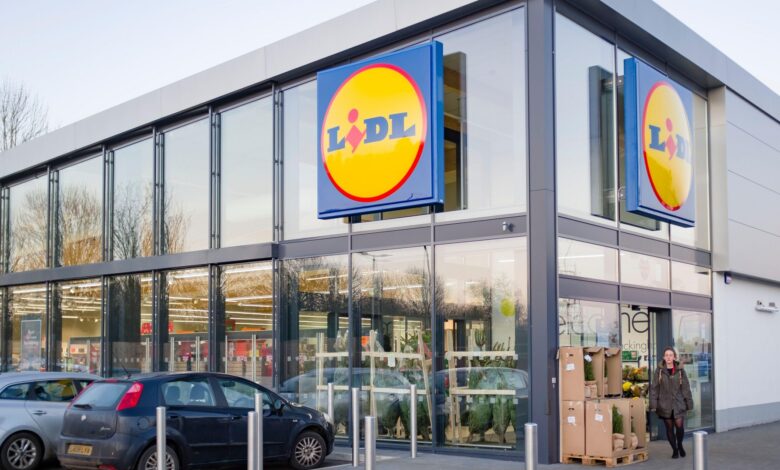 Chill Brits run to Lidl for ‘luxury’ center aisle items to keep warm