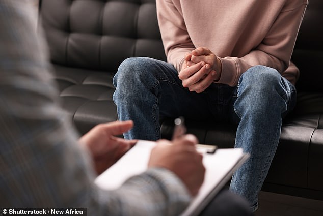 Doctors warn against nighttime sex sessions, because the man suffers life-threatening penile injuries