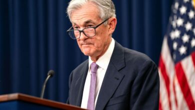 Due to the strong economy, the Fed is in no hurry to cut interest rates, says Chairman Powell