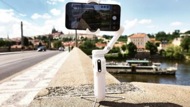 Filming with an iPhone? A smart, AI-powered gimbal from Hohem can help