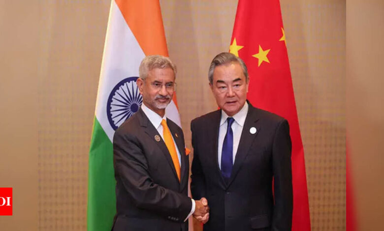 Foreign Minister S. Jaishankar and Chinese Prime Minister Wang Yi discuss resumption of direct flights | India News – Times of India