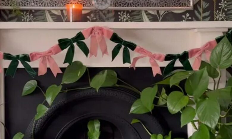 I made a beautiful garland for my home using B&M’s bows – it only took a few seconds