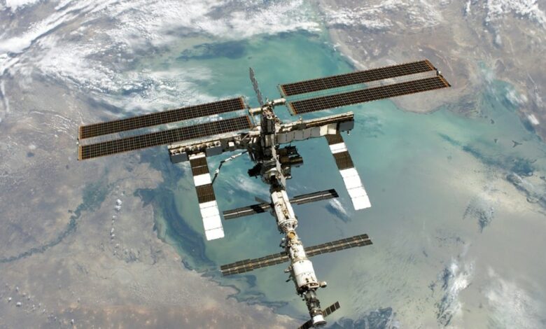 ISS avoids space debris during its 39th orbital adjustment since 1998.