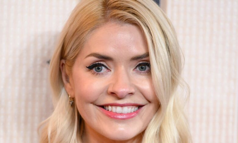 I’m Holly Willoughby’s make-up artist – the £5 secret behind her youthful glow