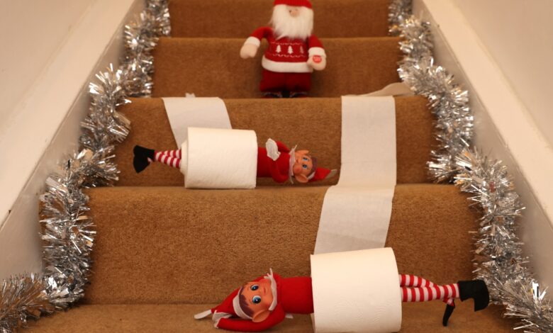 Parents boycott ‘stupid’ Elf on the Shelf after noticing ‘creepy’ details