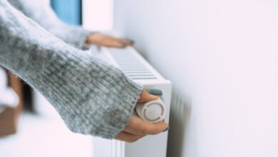 Plumber tells how to make radiators hotter and warm up faster when there’s snow in Britain