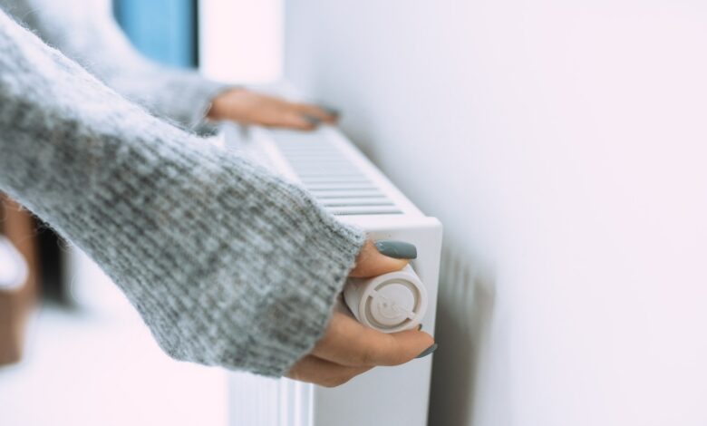 Plumber tells how to make radiators hotter and warm up faster when there’s snow in Britain