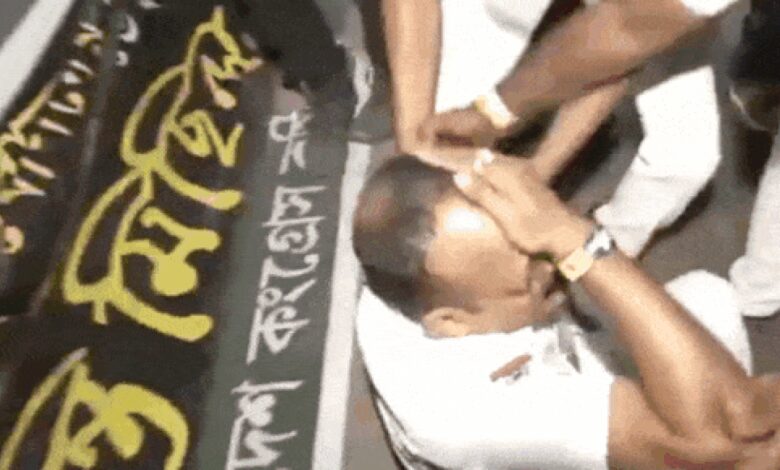 Police officer injured in Kolkata after protests against attacks on Bengali minority Hindus turned violent | India News – Times of India