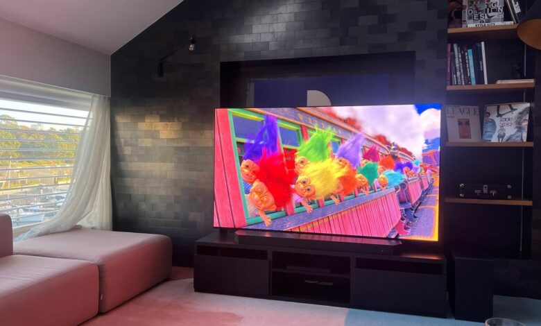 Samsung accidentally leaks very big news: the largest QD-OLED TVs ever could appear in 2025