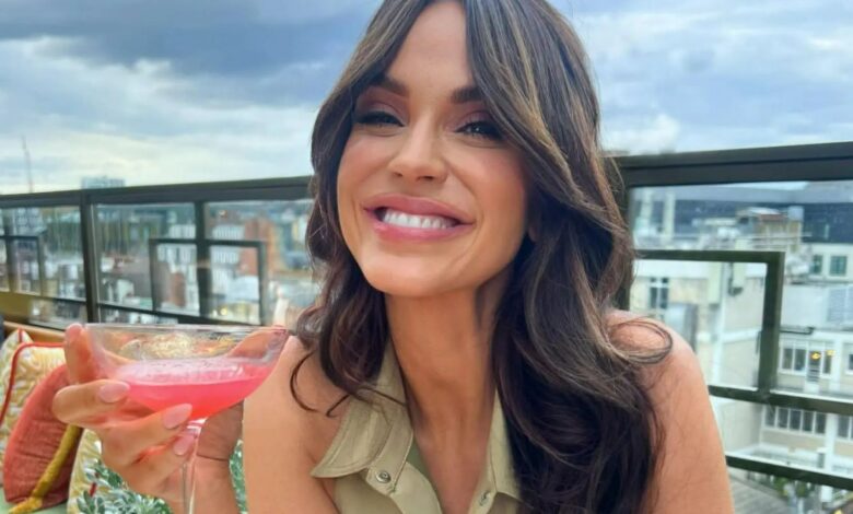 The 7 poses Vicky Pattison swears by to evolve from party girl to relatable star