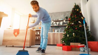 The Reverse Santa cleaning rule used by professionals to make Christmas a breeze