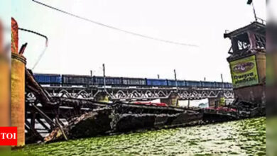 The bridge built in 1874 over Ganga is closed for 3.5 years and collapses in Kanpur | India News – Times of India