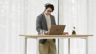 This extraordinary 4-leg standing desk gives a glimpse of how this popular home office furniture could evolve in the future