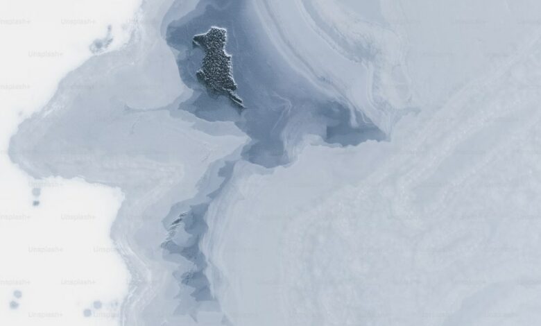 Unusual sea smoke and snow seen over the Pine Island Glacier in Antarctica