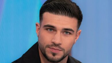 Watch awkward moment Tommy Fury drops ‘perfect gentleman’ act over Molly-Mae