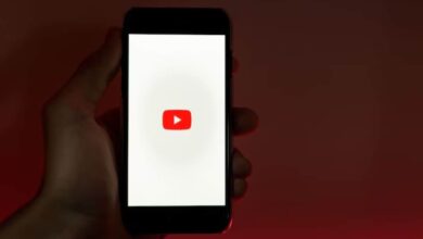 YouTube is reportedly testing new vertical scrolling gestures for its mobile app