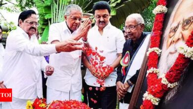 Vijayan urges ‘cooperative federalism’ at Periyar monument | India News – Times of India